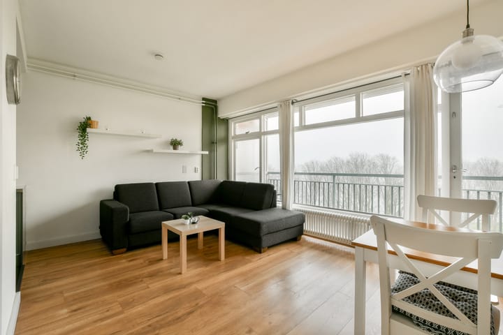 Photo 7 of Burgemeester Hogguerstraat 203