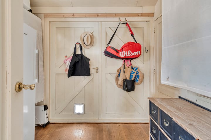 Photo 29 of Roomeinde 32