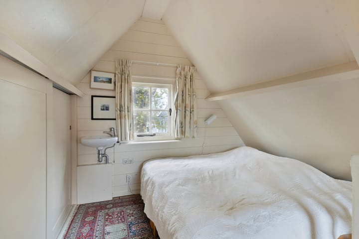 Photo 30 of Roomeinde 32