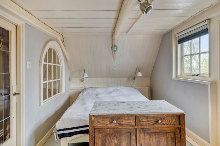 Photo 33 of Roomeinde 32