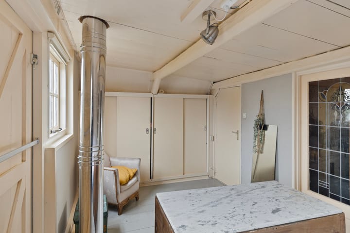 Photo 35 of Roomeinde 32