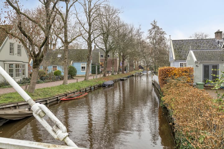 Photo 51 of Roomeinde 32