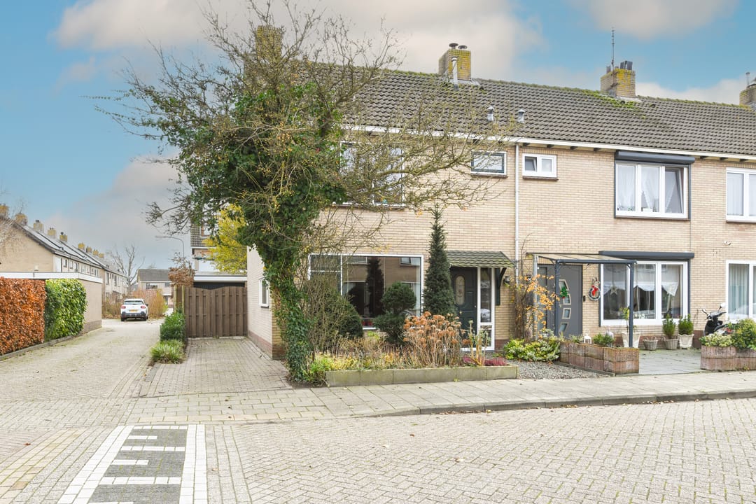 Photo 1 of Dokter Bloemstraat 68