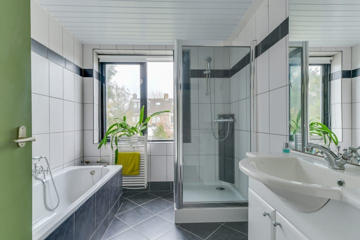 Photo 5 of Dokter Bloemstraat 68