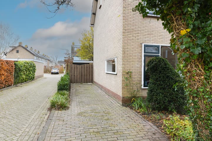 Photo 33 of Dokter Bloemstraat 68