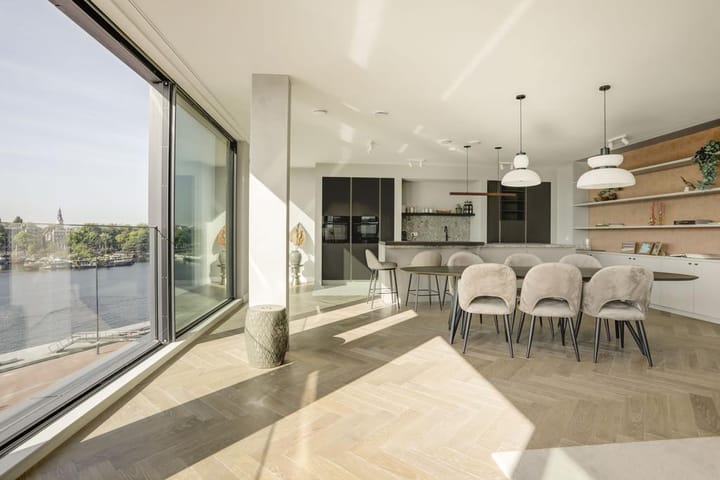 Photo 2 of Ton de Leeuwstraat 18