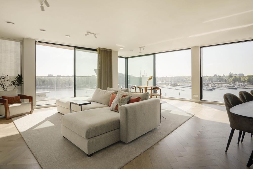 Photo 1 of Ton de Leeuwstraat 18