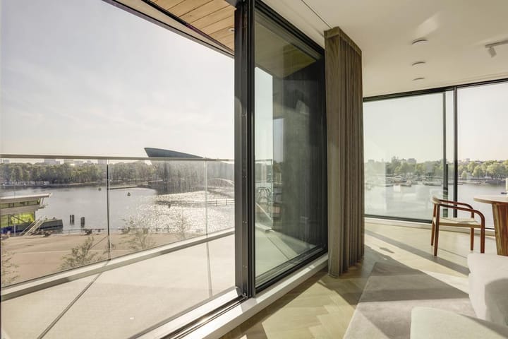 Photo 4 of Ton de Leeuwstraat 18