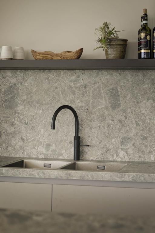 Photo 13 of Ton de Leeuwstraat 18