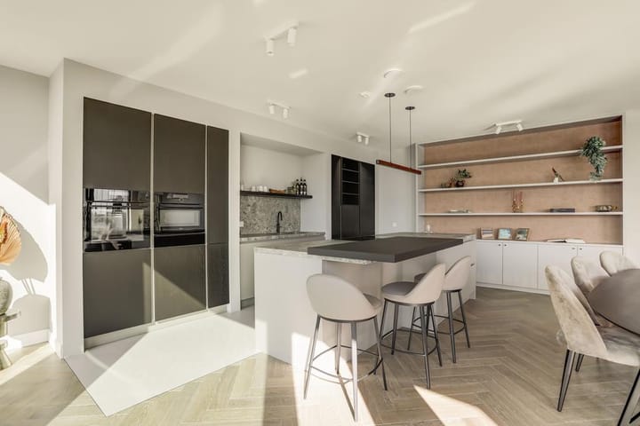 Photo 14 of Ton de Leeuwstraat 18