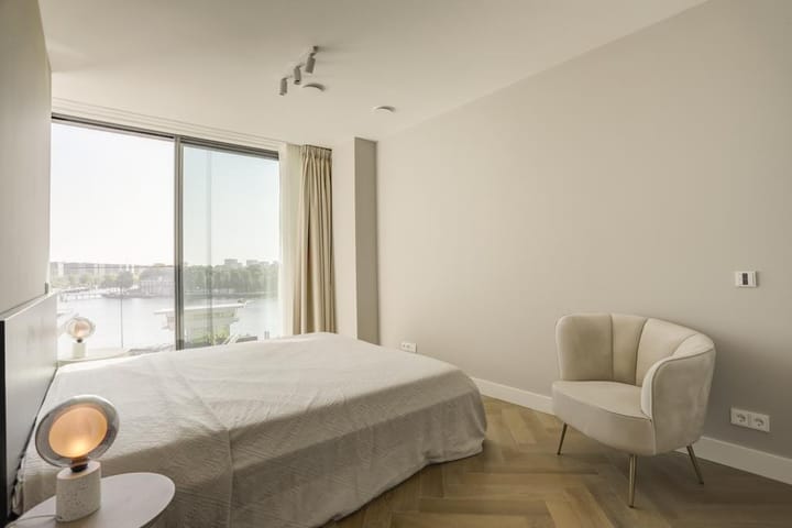 Photo 32 of Ton de Leeuwstraat 18