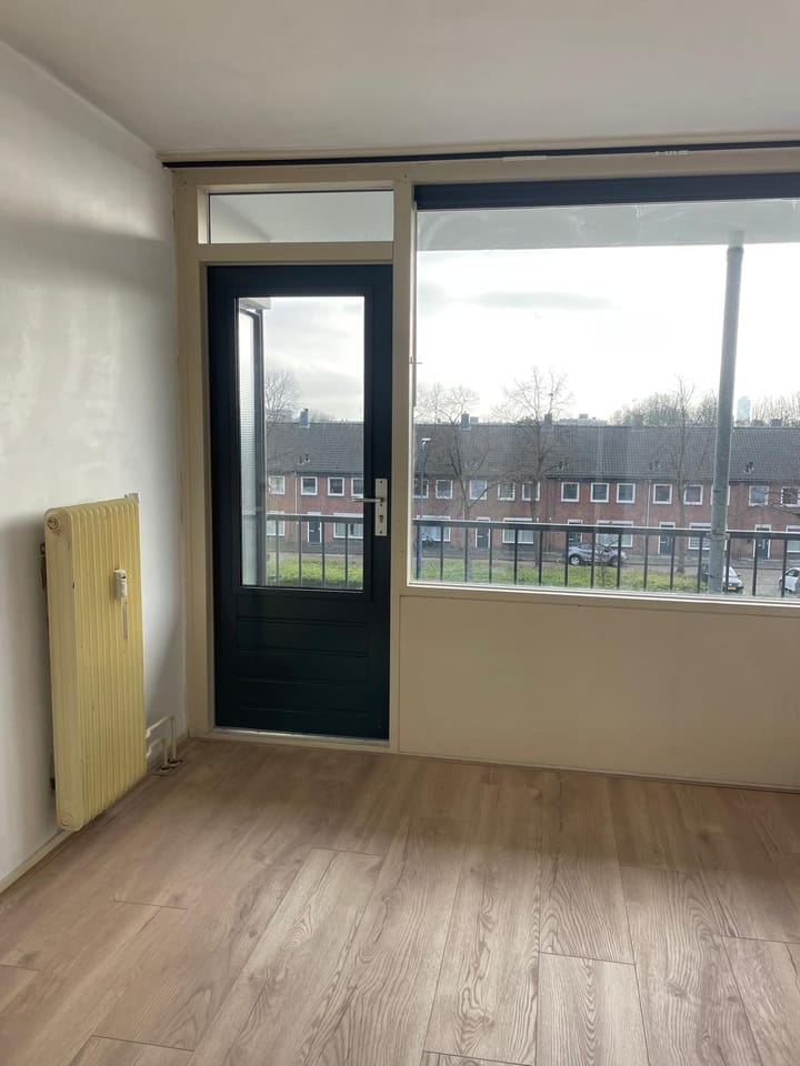 Photo 9 of Mgr. Van Roosmalenplein 17