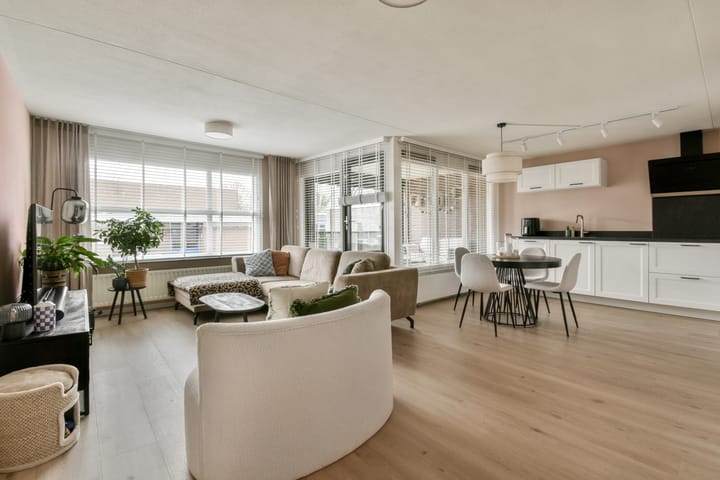 Photo 2 of De Savornin Lohmanweg 10