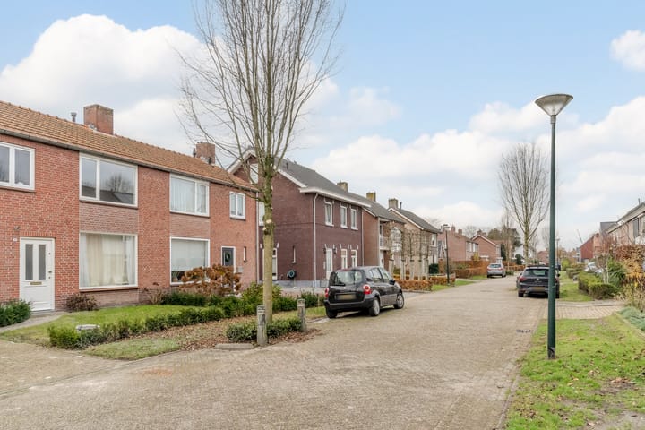 Photo 48 of Van Hoornstraat 15