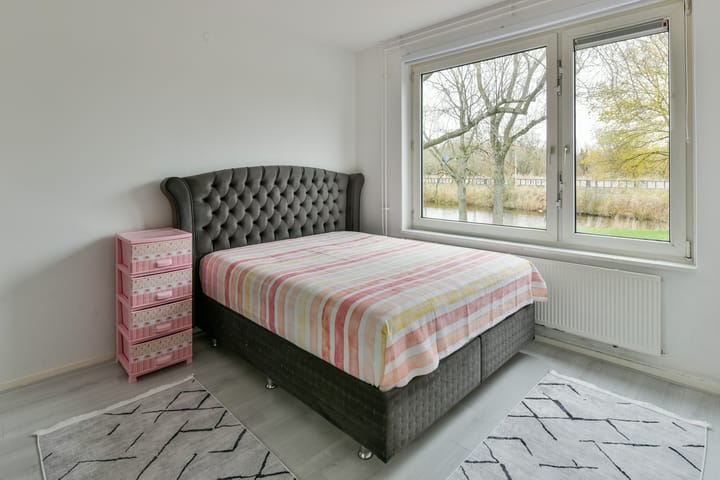 Photo 4 of Willem Molengraaffstraat 24-H