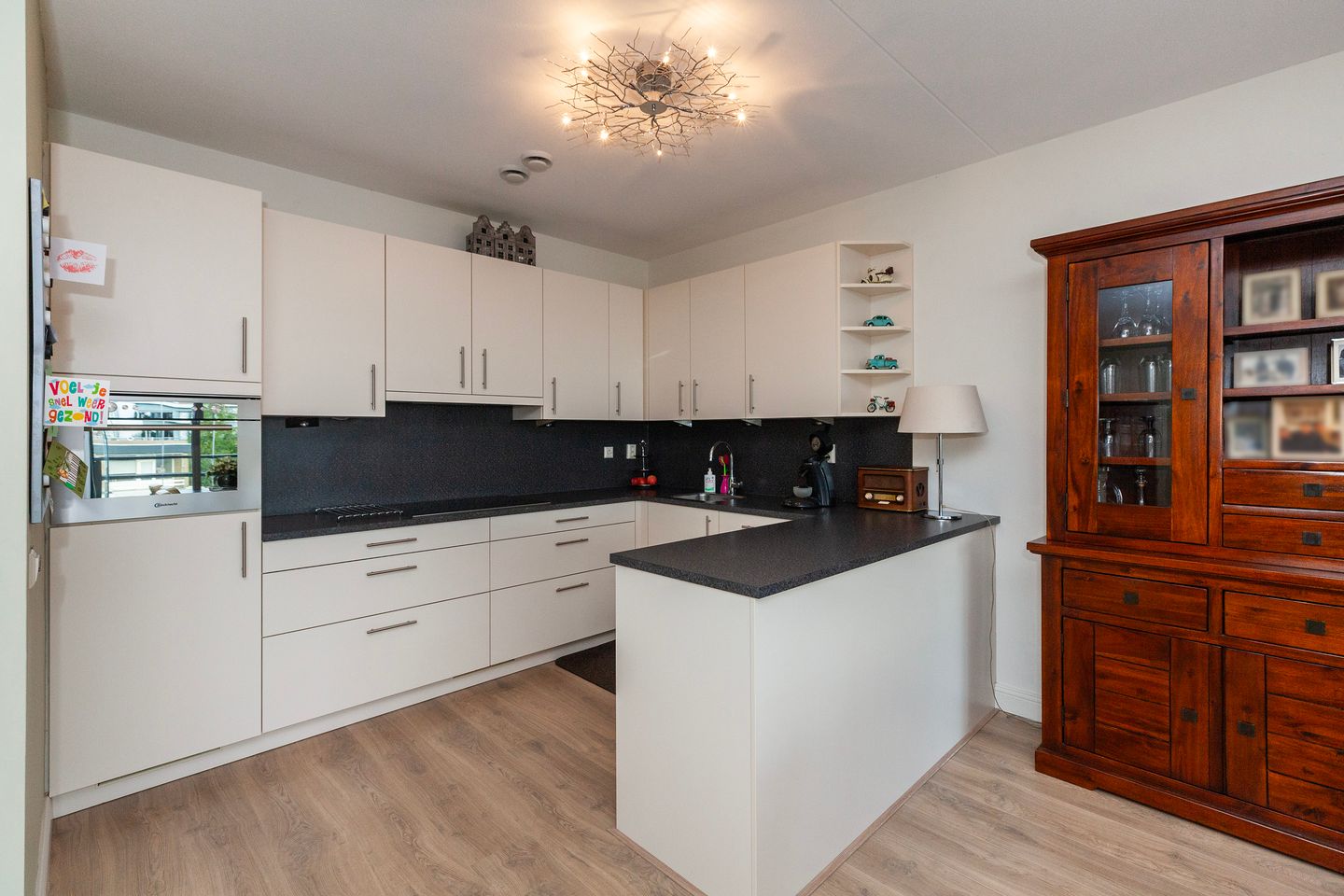 Photo 14 of Thorbeckestraat 28