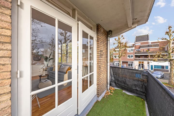 Photo 21 of Louis Regoutstraat 1-A