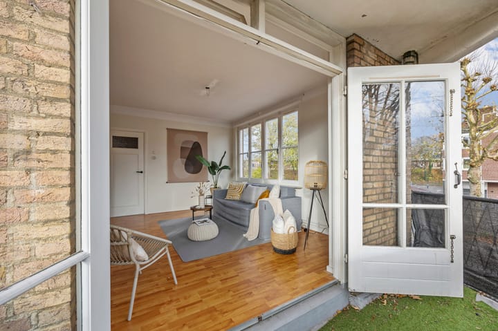 Photo 22 of Louis Regoutstraat 1-A