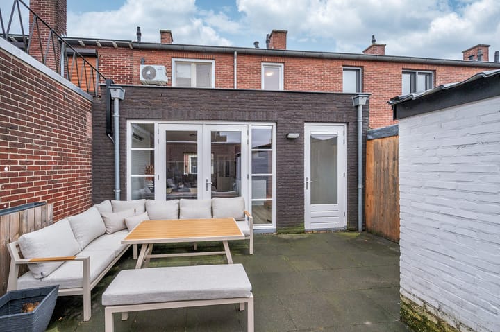 Photo 23 of Julianastraat 11