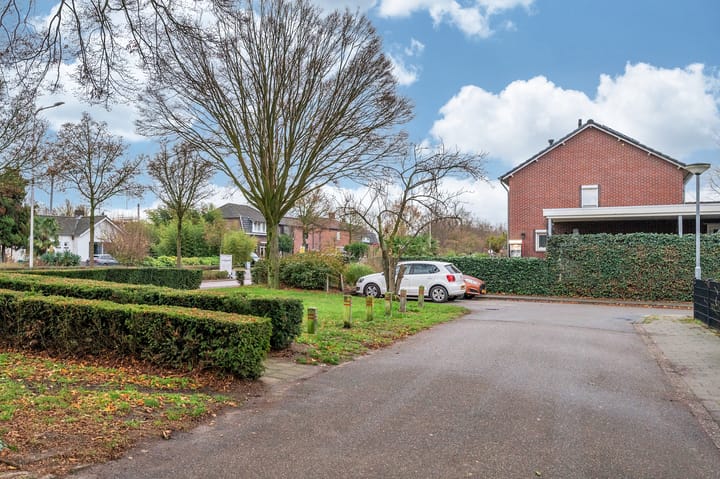 Photo 30 of Julianastraat 11