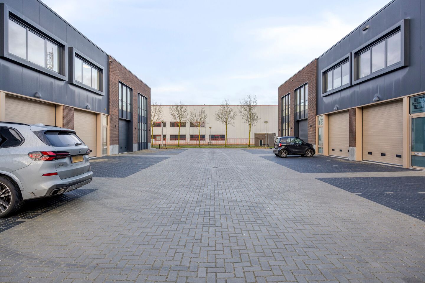 View photo 4 of Spaceshuttle 16-C