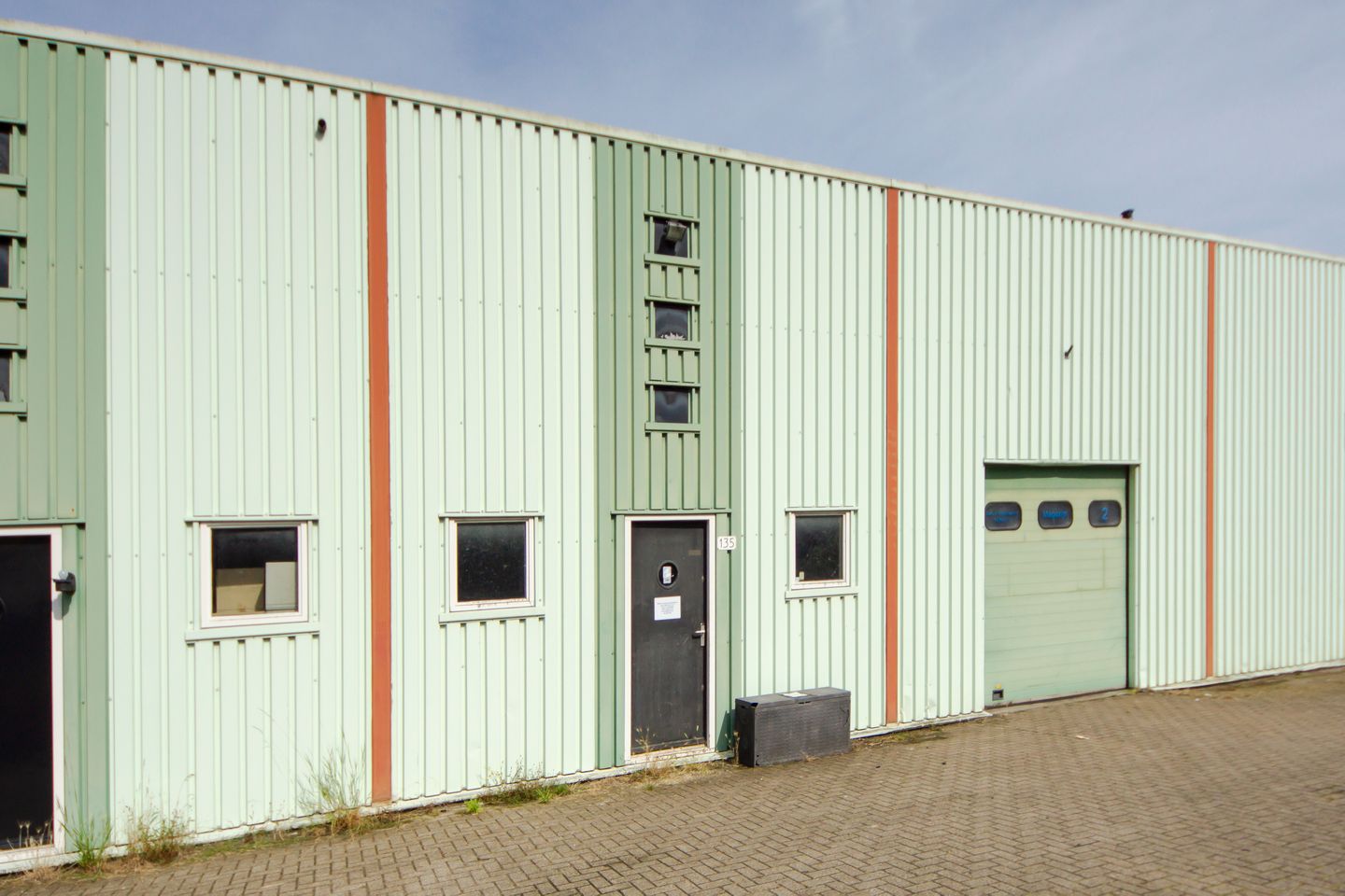 View photo 2 of Wallerstraat 135