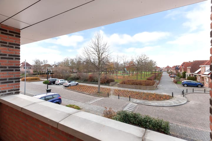 Photo 28 of Peseta 30