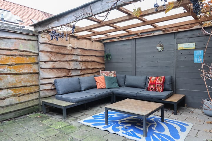 Foto 6 van Warmoezenierstraat 10