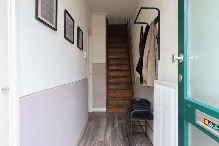 Foto 11 van Warmoezenierstraat 10