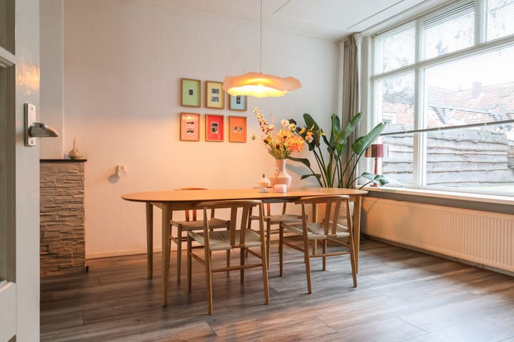 Foto 13 van Warmoezenierstraat 10