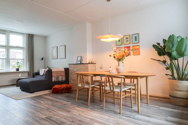 Foto 20 van Warmoezenierstraat 10