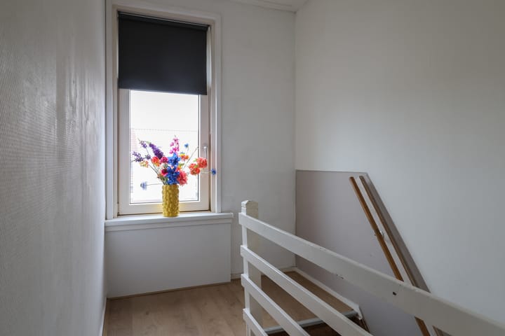 Foto 30 van Warmoezenierstraat 10