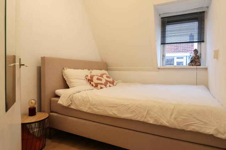 Foto 37 van Warmoezenierstraat 10