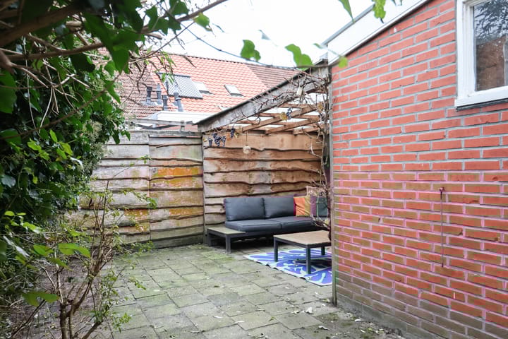 Foto 42 van Warmoezenierstraat 10