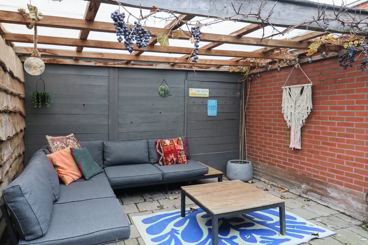 Foto 43 van Warmoezenierstraat 10