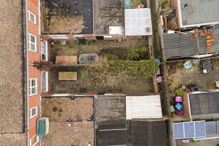 Foto 50 van Warmoezenierstraat 10