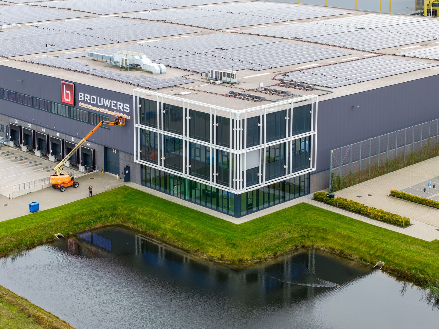 View photo 1 of Lipsstraat 66