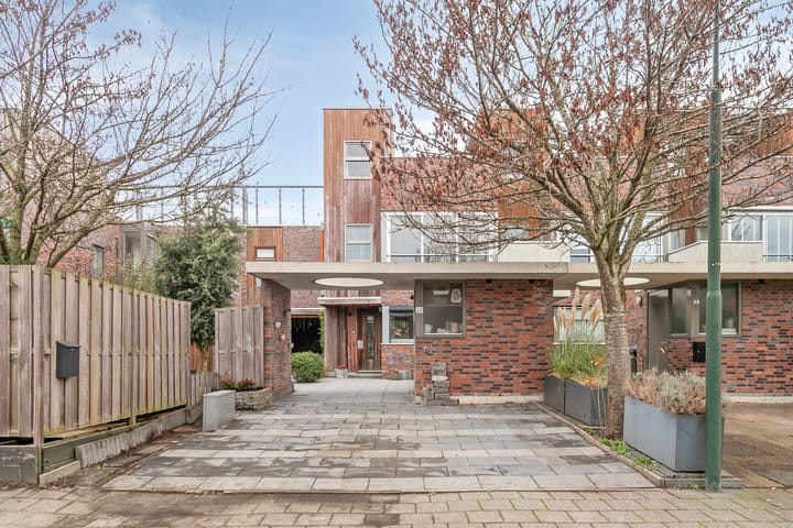 Burgemeester Bracklaan 23