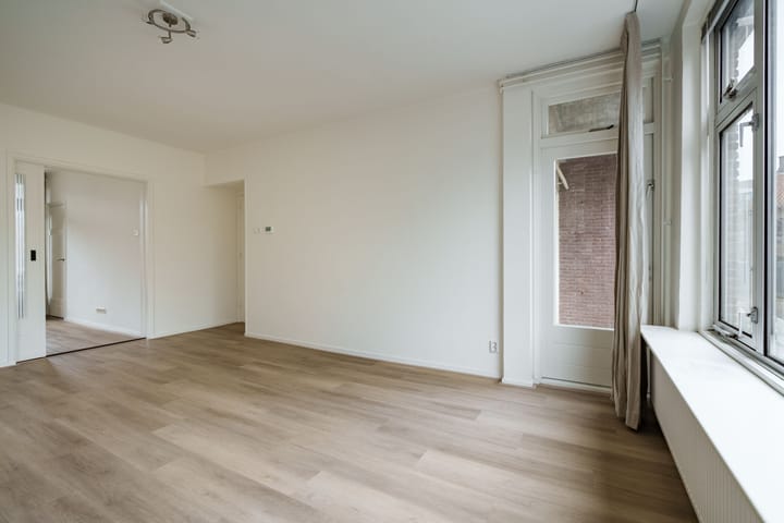 Photo 7 of Niemeijerstraat 28