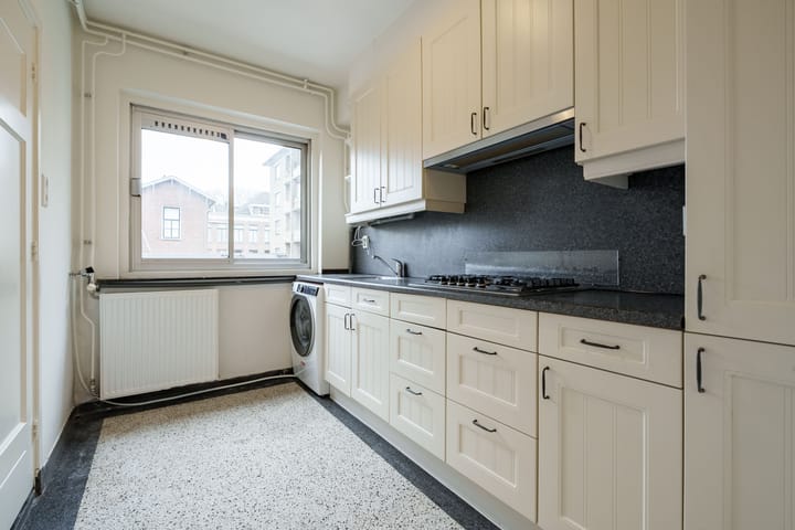 Photo 15 of Niemeijerstraat 28