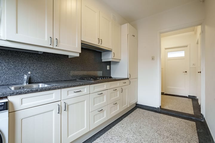 Photo 16 of Niemeijerstraat 28