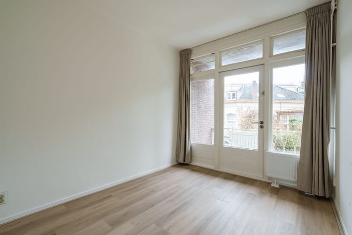 Photo 18 of Niemeijerstraat 28