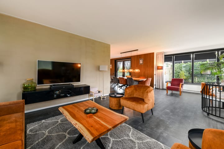 Photo 6 of Nienke van Hichtumweg 97