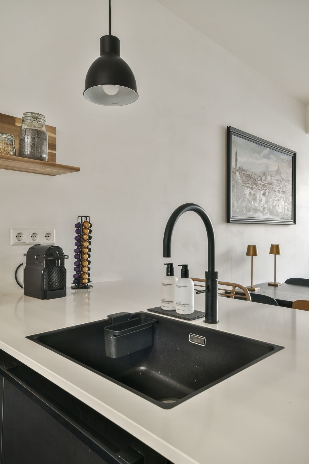 Photo 11 of Leidsestraat 113