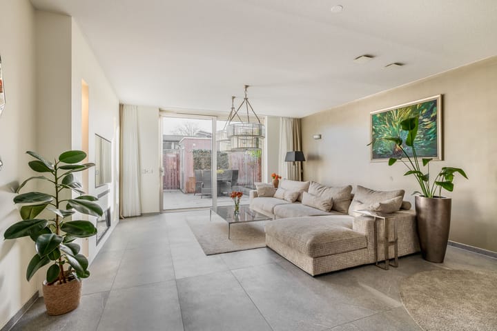 Photo 11 of Ellen Vogelstraat 16