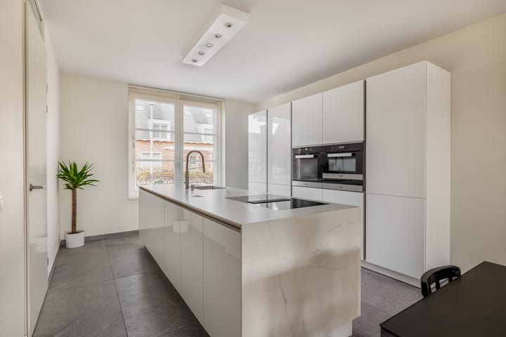 Photo 19 of Ellen Vogelstraat 16