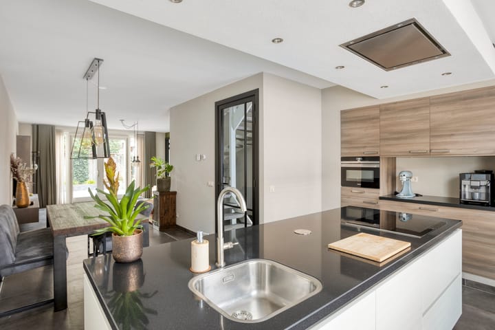 Photo 9 of Avondrood 30