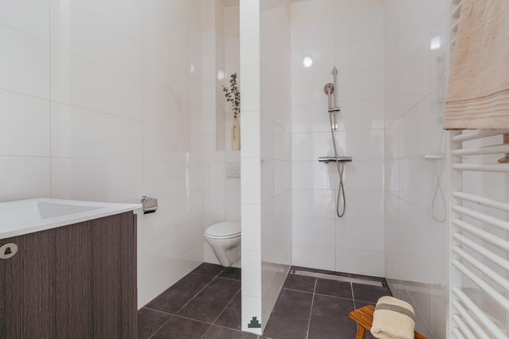 Photo 23 of Oetewalerstraat 30-2