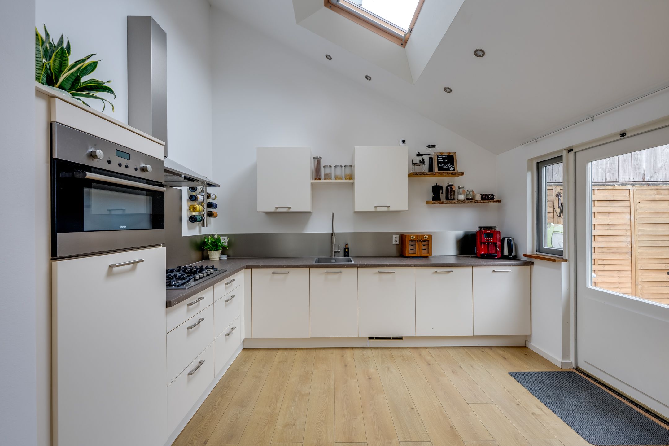 Foto 12 van Adamastraat 5