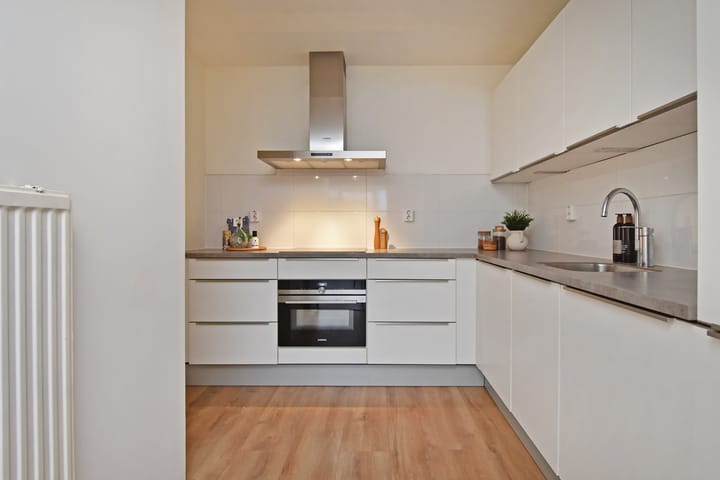 Photo 5 of Middenmolenplein 42